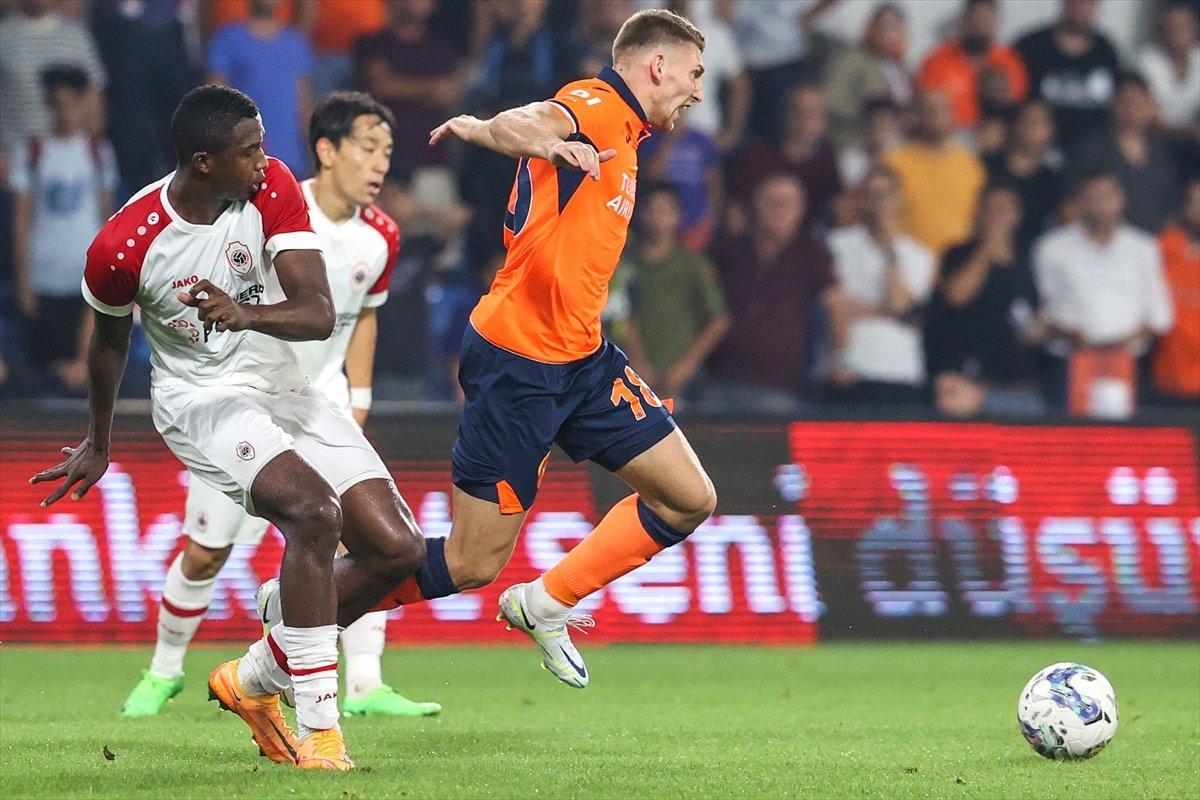 Başakşehir, Antwerp ile 1-1 berabere kaldı