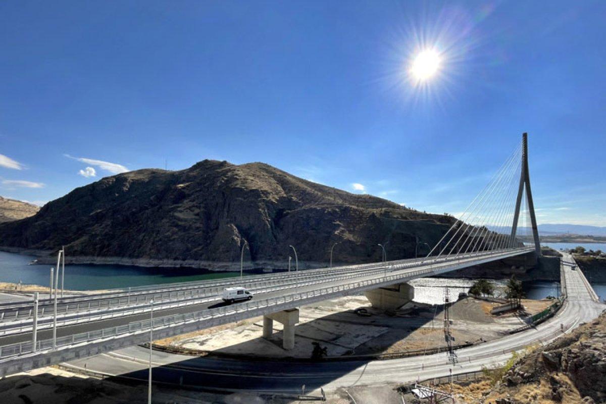 Kömürhan Köprüsü'nden geçen vatandaşın övgüsü