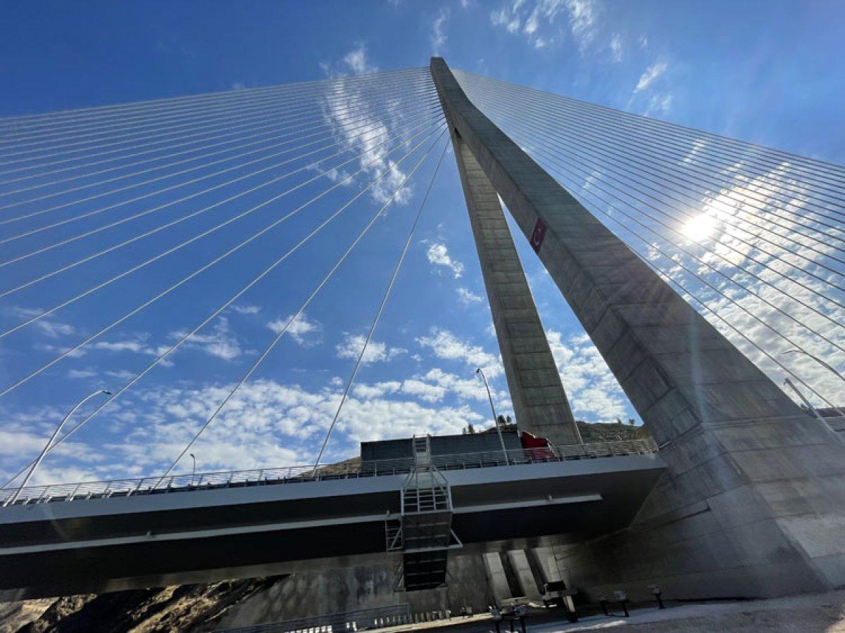 Kömürhan Köprüsü'nden geçen vatandaşın övgüsü