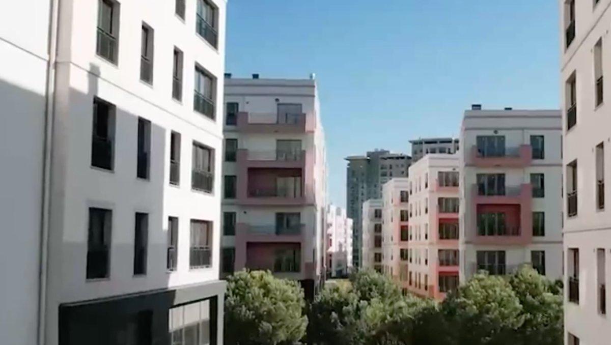 Esenler sakini, dönüşümü tamamlanan evlerinin heyecanını yaşıyor