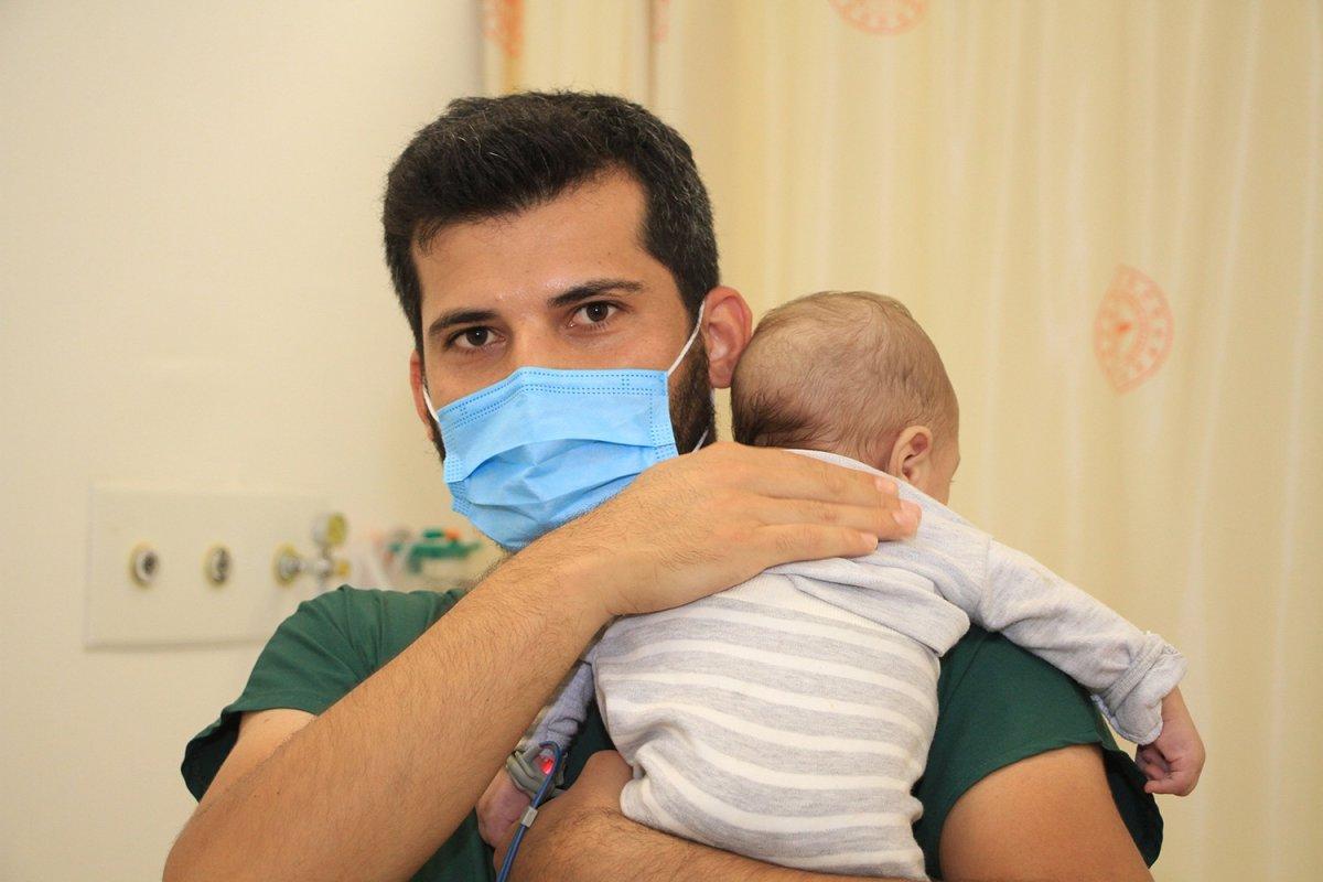 Manisa'da baba, eşini bıçakladıktan sonra çocuğunuda hastaneye bırakıp kaçtı