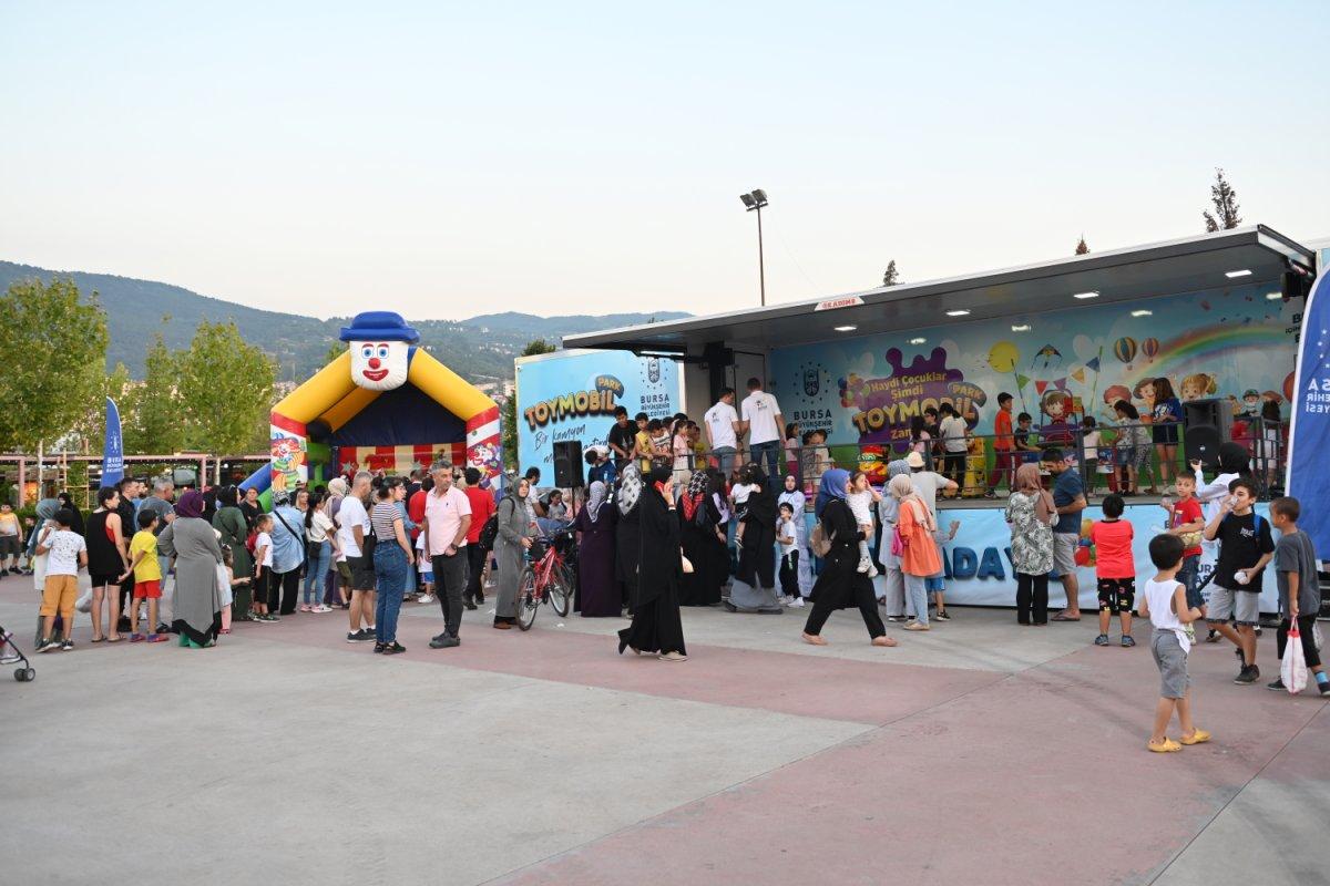 Bursa Büyükşehir Belediyesi, ToyMobil Park projesi ile eğlenceyi çocuklarla buluşturdu