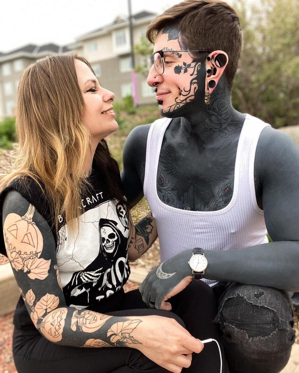 Kanadalı Remy, 13 yıldır dövme yaptırıyor