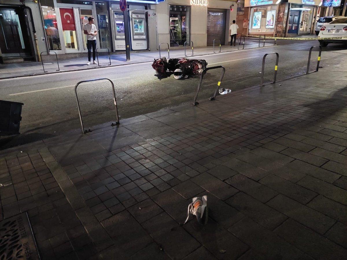 Şişli'de aracın çarptığı motosikletli havaya uçtu