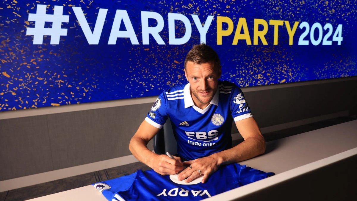 Leicester City, Jamie Vardy ile sözleşme uzattı