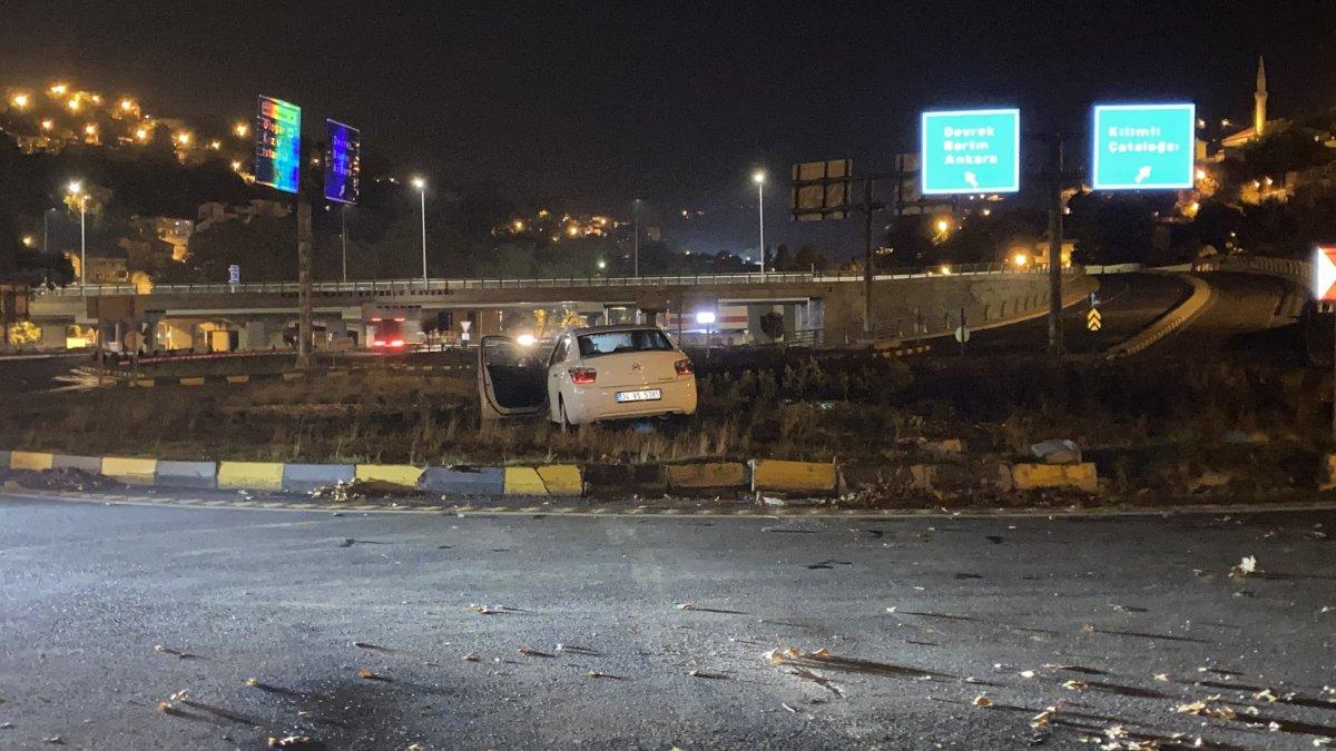 Zonguldak'ta otomobil refüje çıktı: 1 yaralı