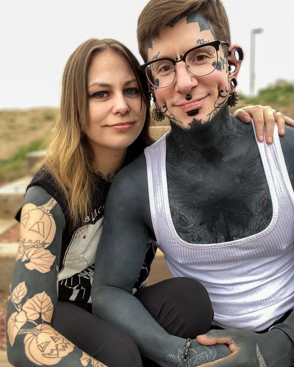 Kanadalı Remy, 13 yıldır dövme yaptırıyor