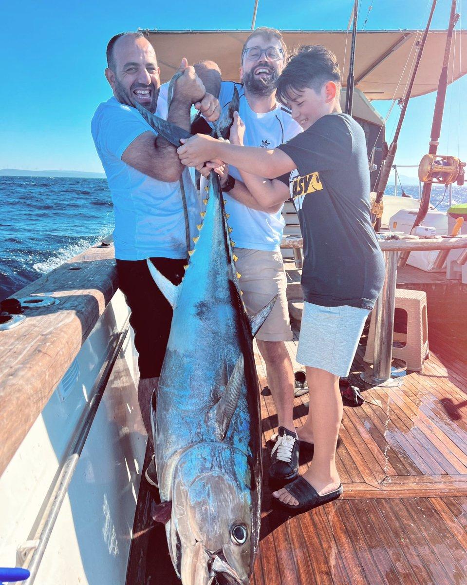 Adem Metan, dev orkinos balığı yakaladı