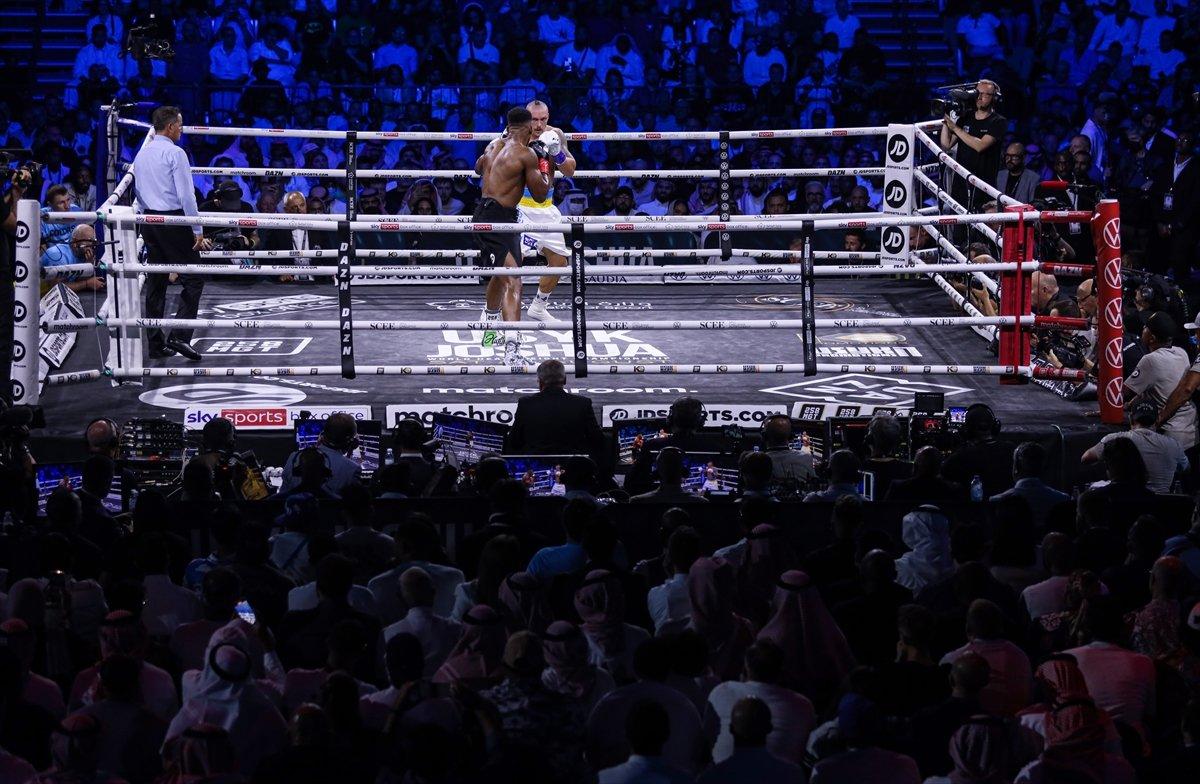 Dünya ağır sıklet boks ünvan maçında Usyk, Joshua'yı yendi