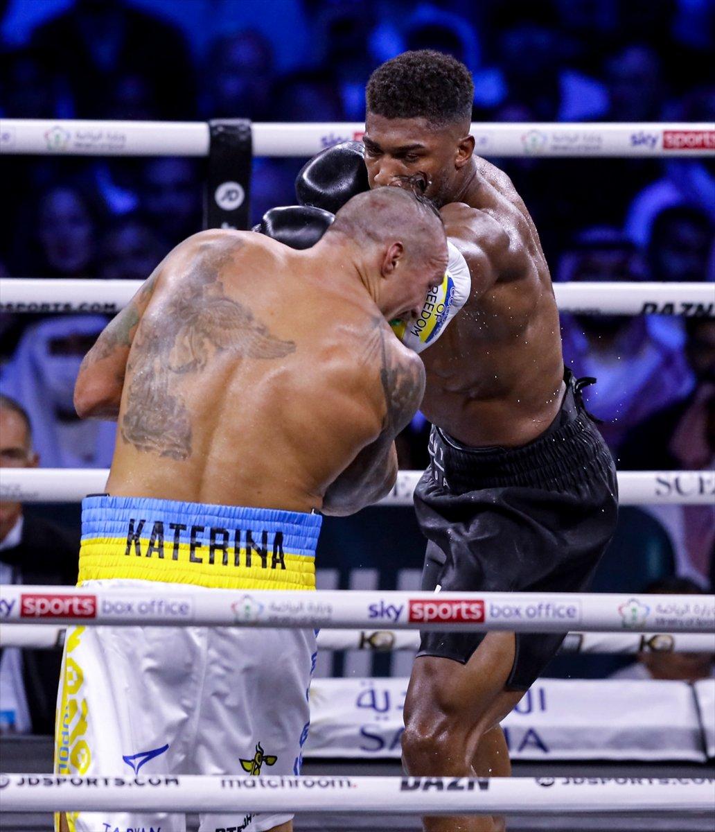 Dünya ağır sıklet boks ünvan maçında Usyk, Joshua'yı yendi