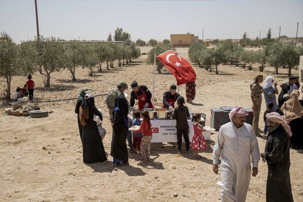 Kahraman Mehmetçik'ten Barış Pınarı bölgesine insani yardım faaliyetleri