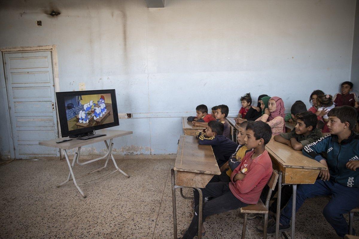 Kahraman Mehmetçik'ten Barış Pınarı bölgesine insani yardım faaliyetleri