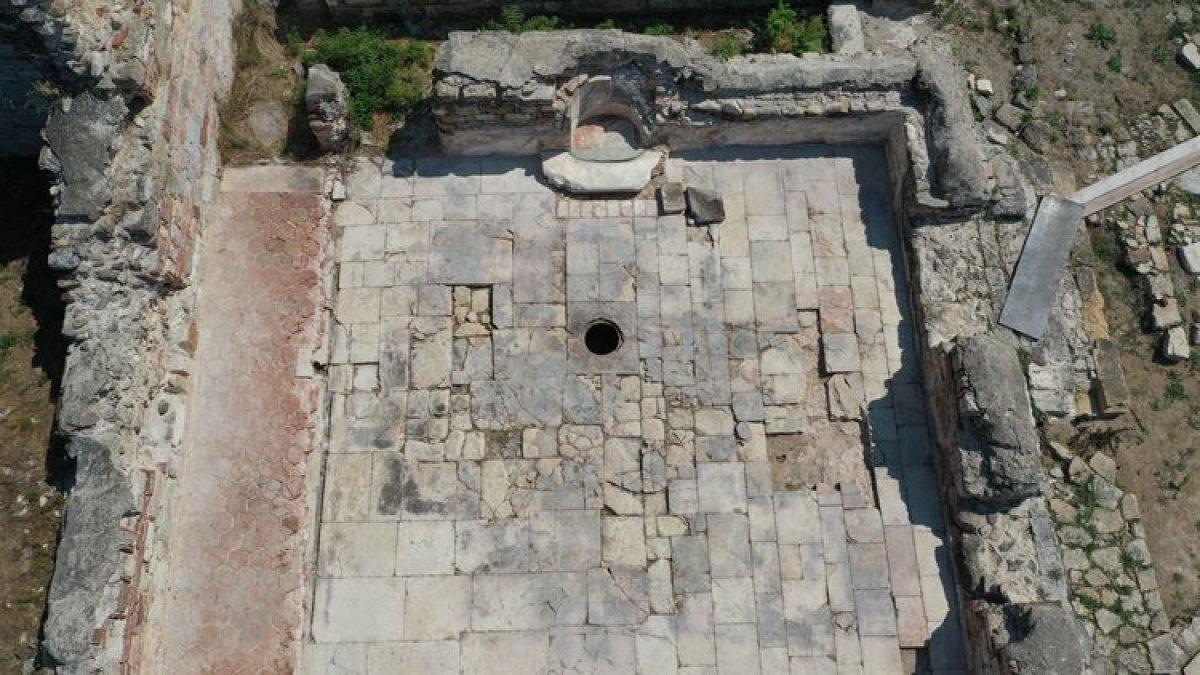 Edirne'deki kazıda padişahların namaz kıldığı bölüme ulaşıldı