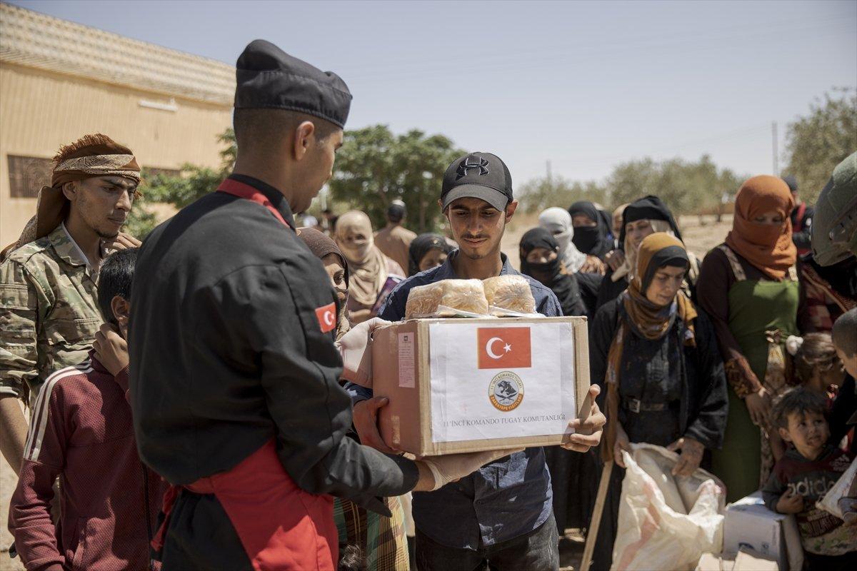Kahraman Mehmetçik'ten Barış Pınarı bölgesine insani yardım faaliyetleri