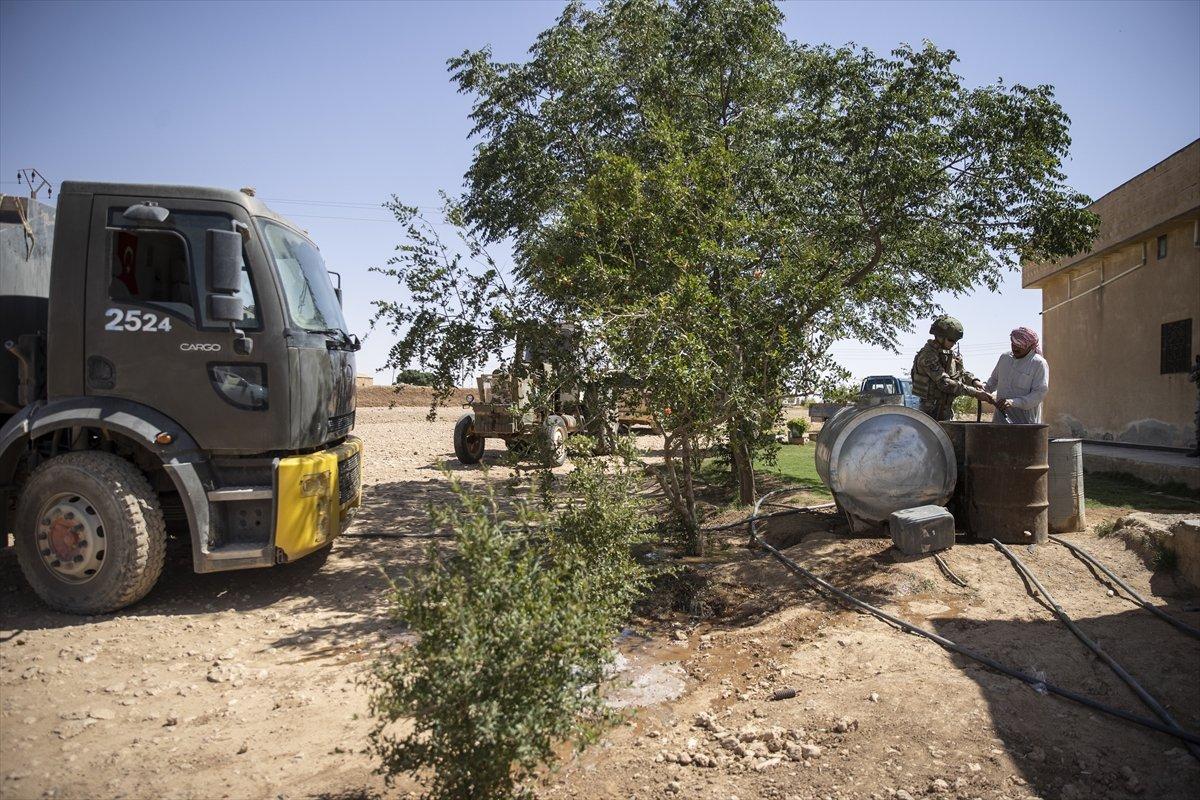 Kahraman Mehmetçik'ten Barış Pınarı bölgesine insani yardım faaliyetleri