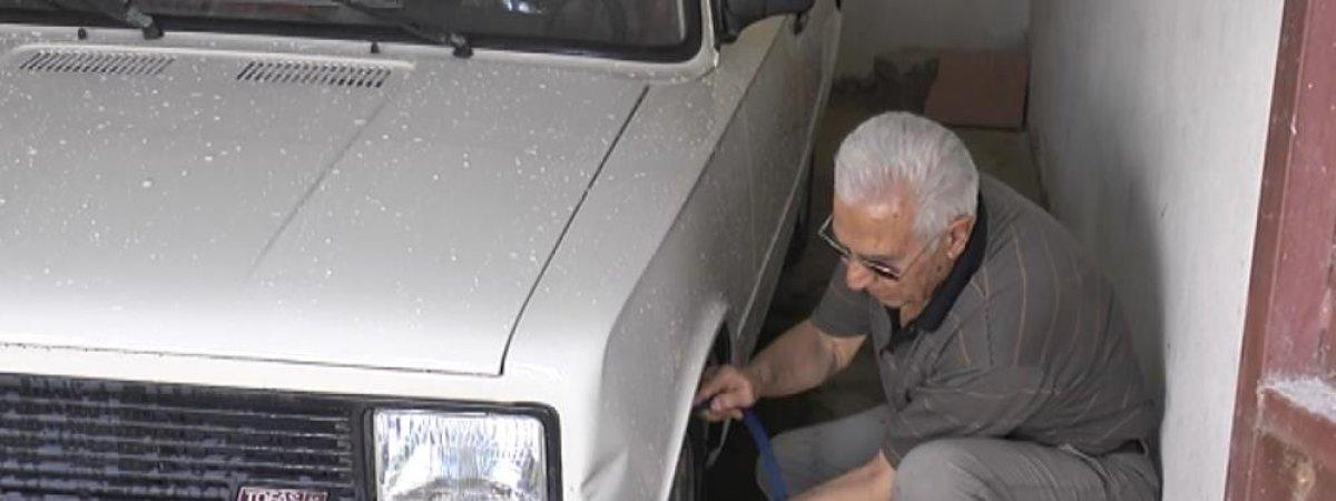 Nevşehir'de görme engelli adamdan eşinden kalan araca vefa