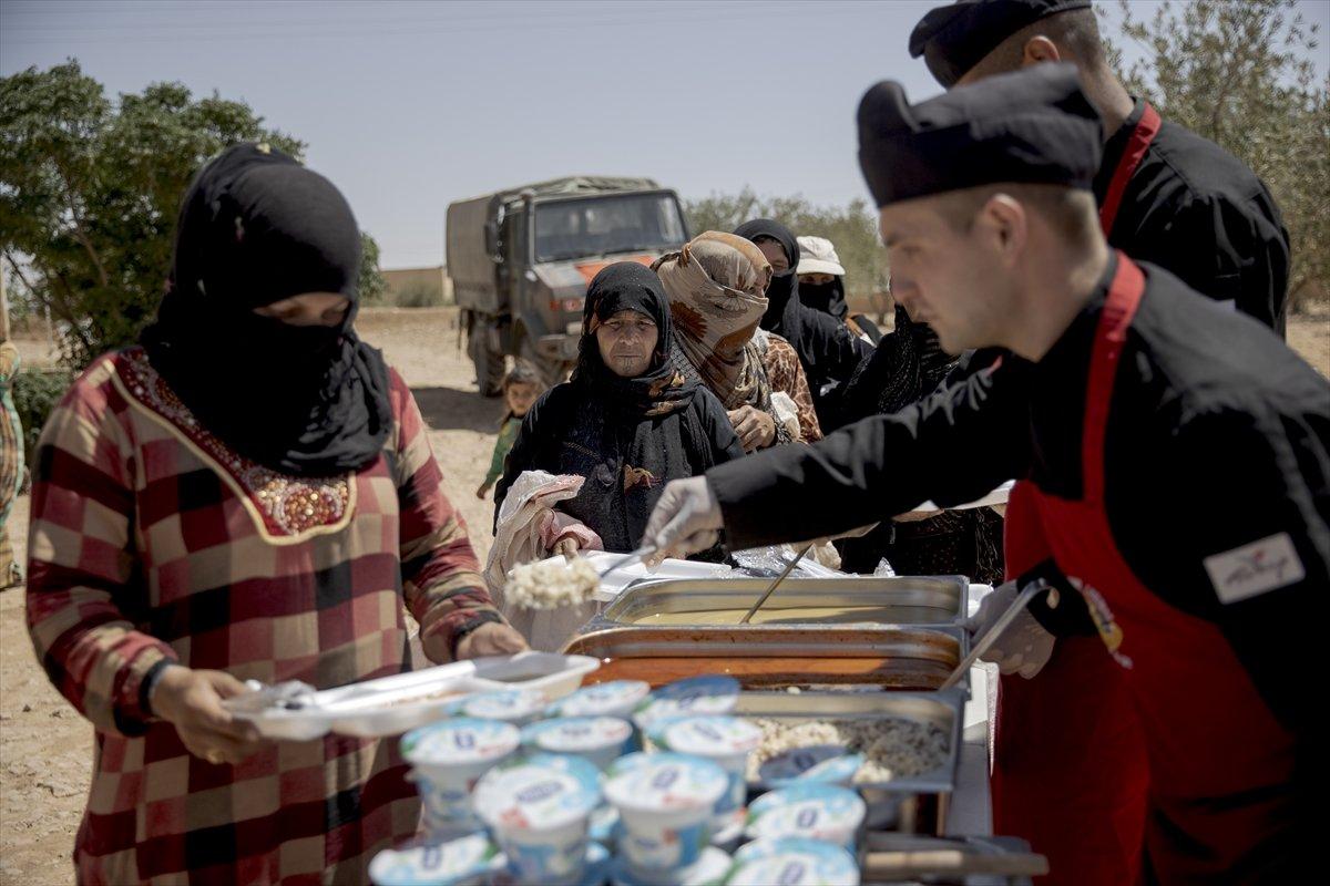 Kahraman Mehmetçik'ten Barış Pınarı bölgesine insani yardım faaliyetleri