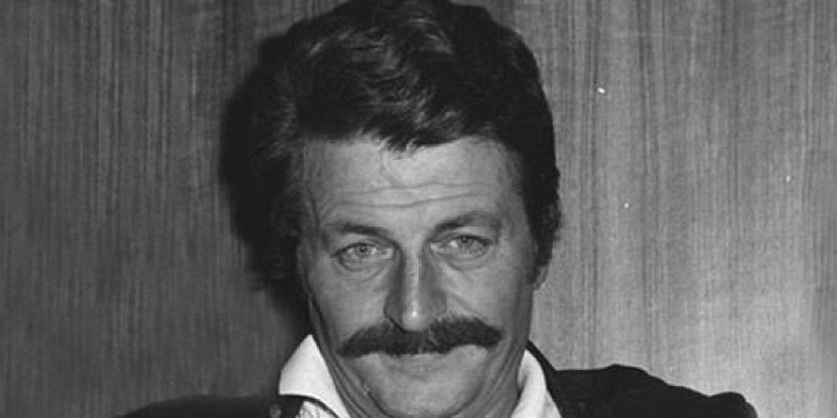 Müşfik Kenter kimdir