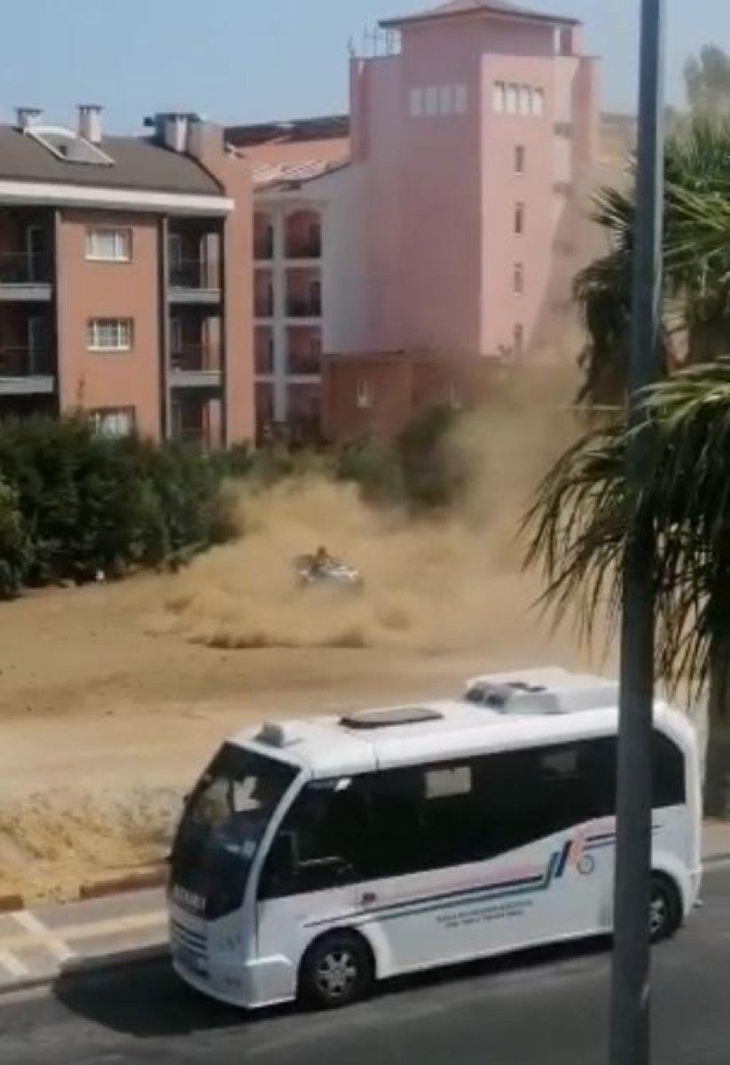 Muğla'da şehir merkezinde drift atan turistler kamerada