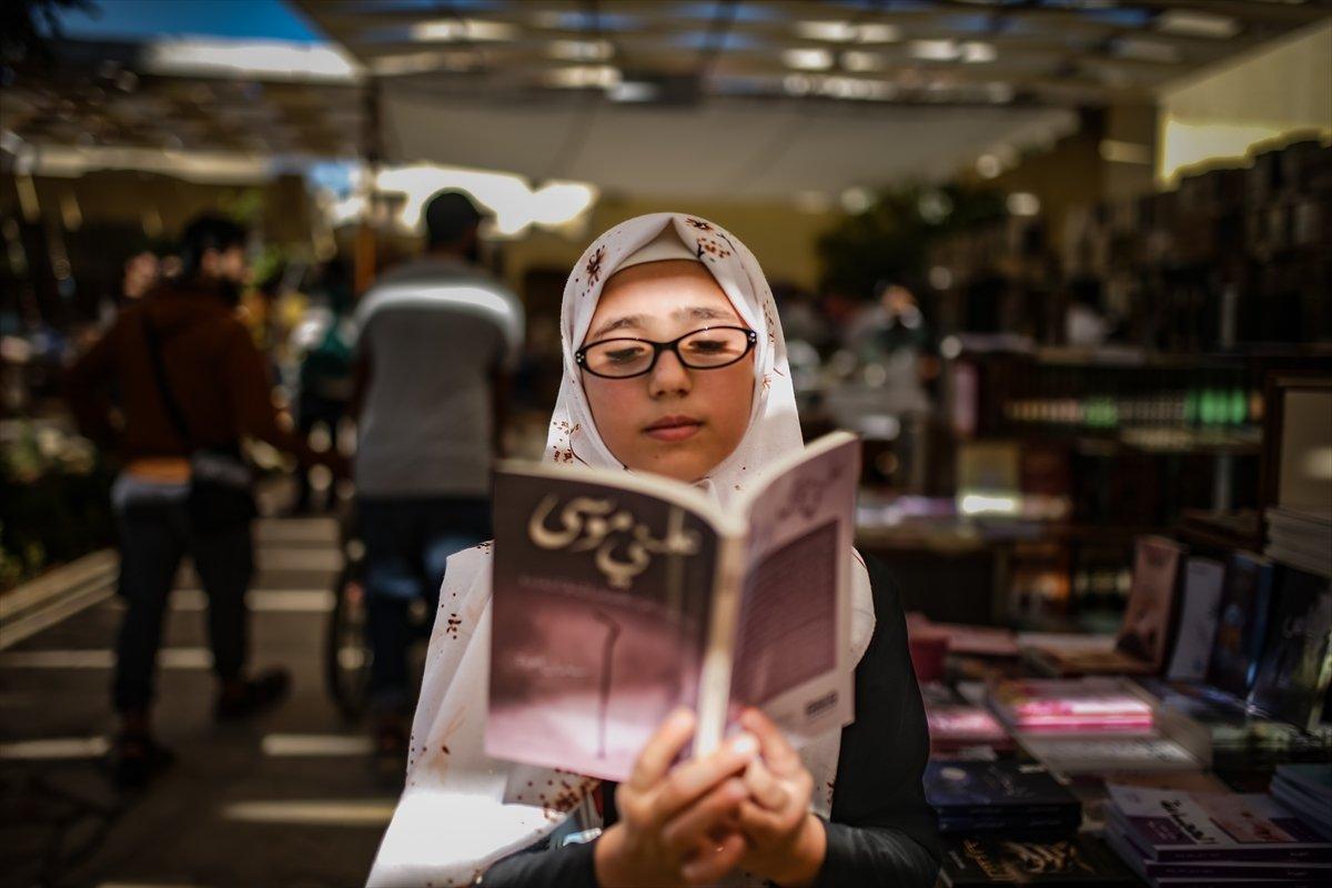 İdlib'de kitap fuarı açıldı