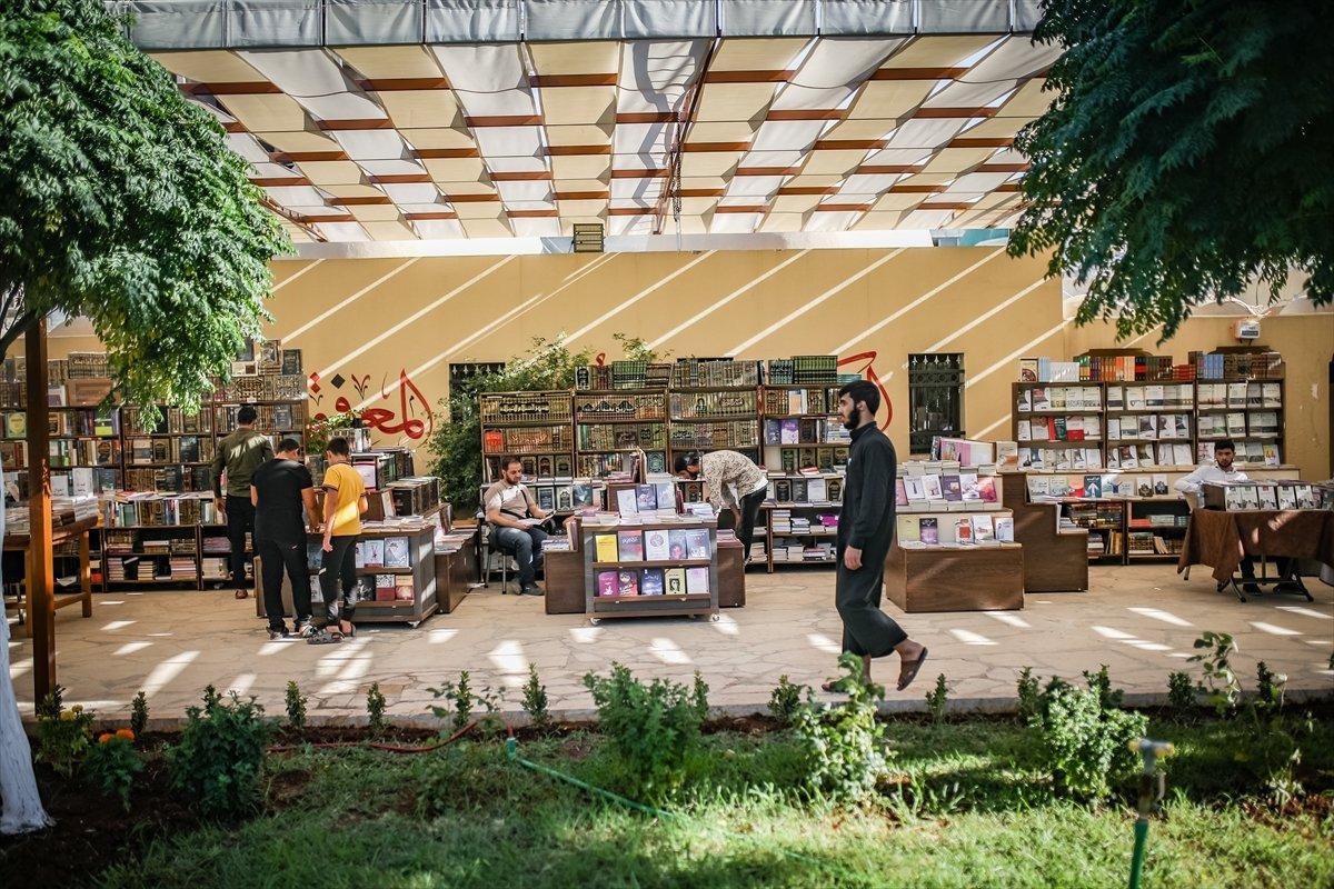 İdlib'de kitap fuarı açıldı