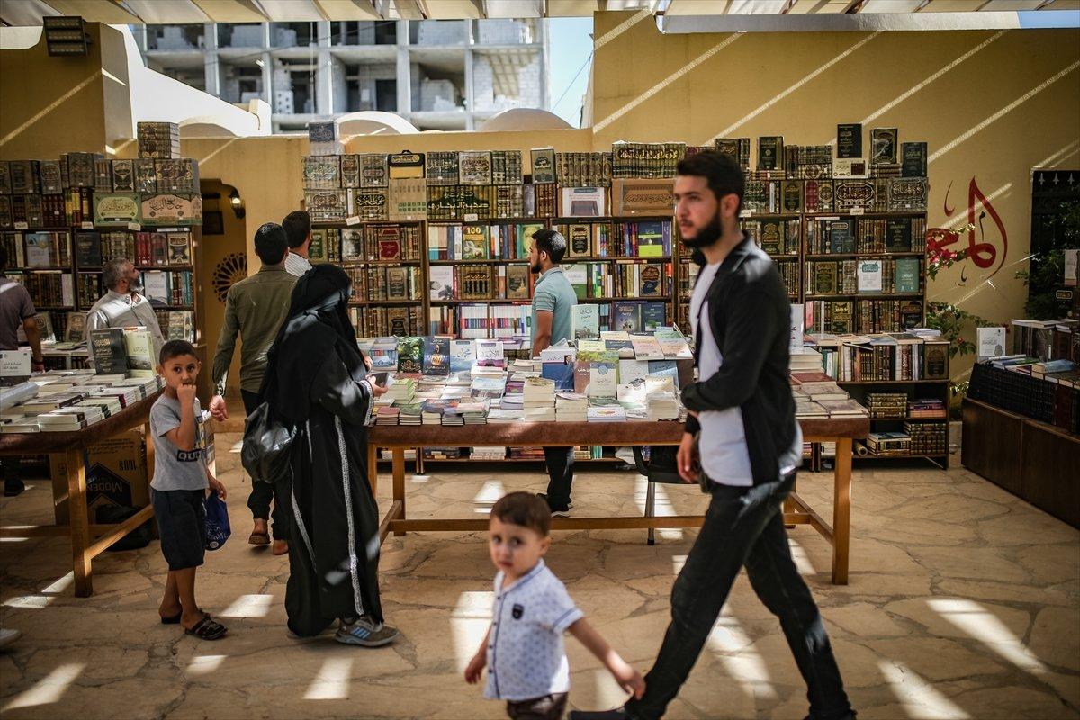 İdlib'de kitap fuarı açıldı