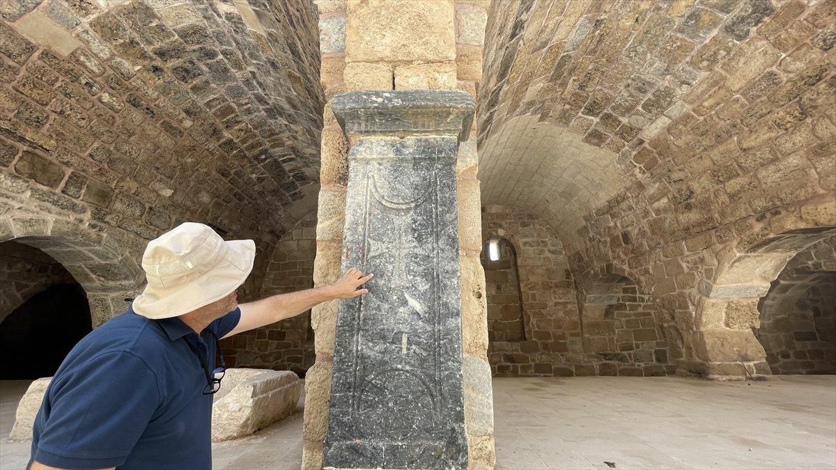 Konya'da obruk gölü manzaralı han ziyarete açılıyor