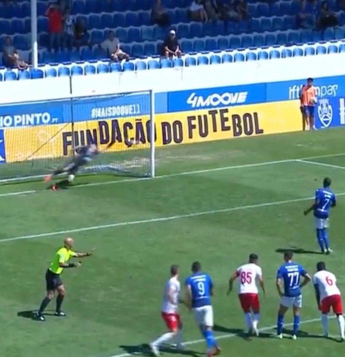 Portekiz 2. Ligi'nde garip penaltı vuruşu