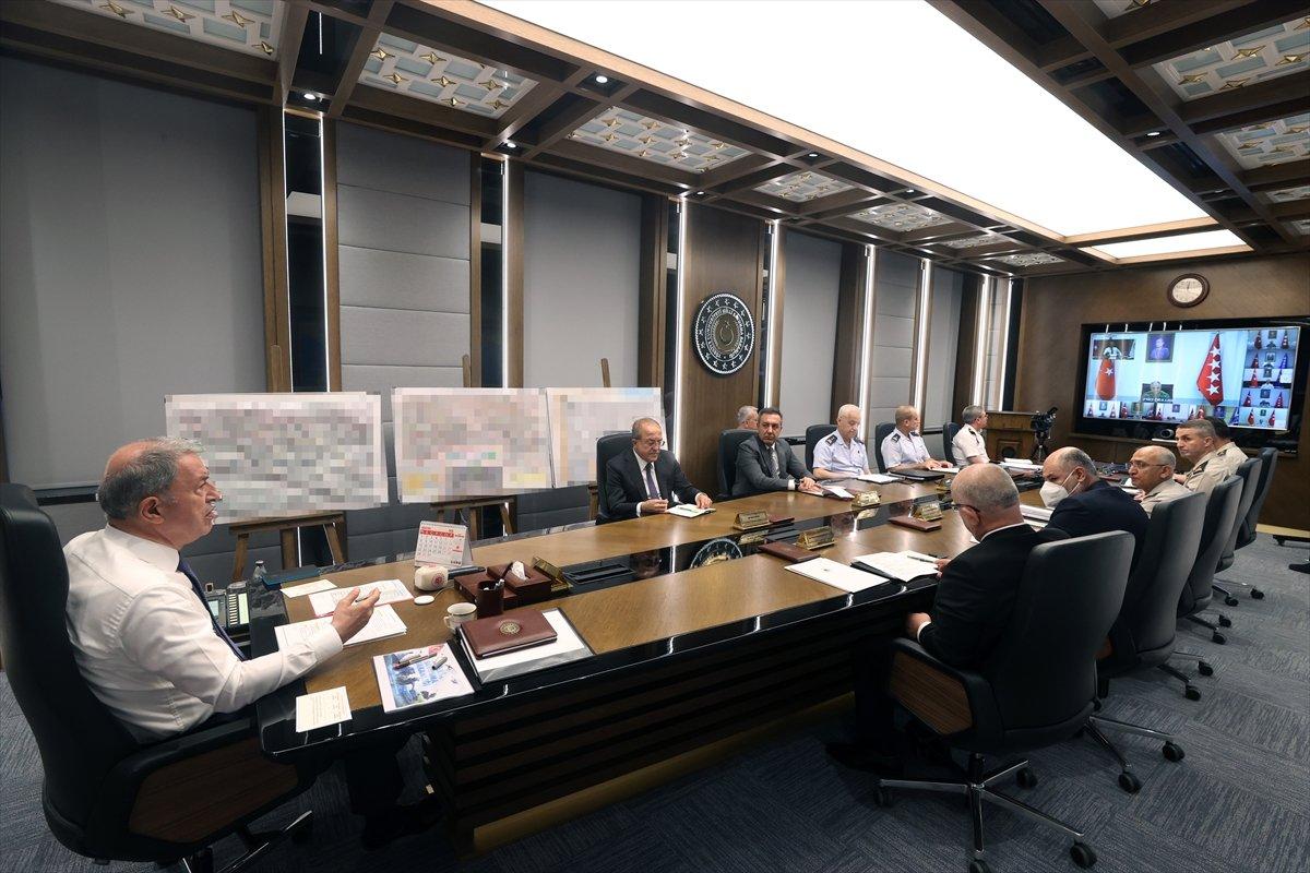 Bakan Akar: 2022'de Suriye'nin kuzeyinde 2 bin 517 terörist etkisiz hale getirildi