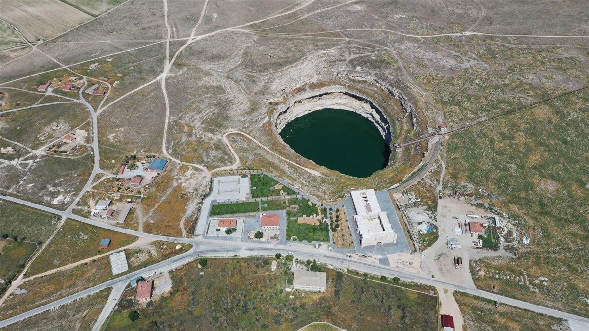 Konya'da obruk gölü manzaralı han ziyarete açılıyor