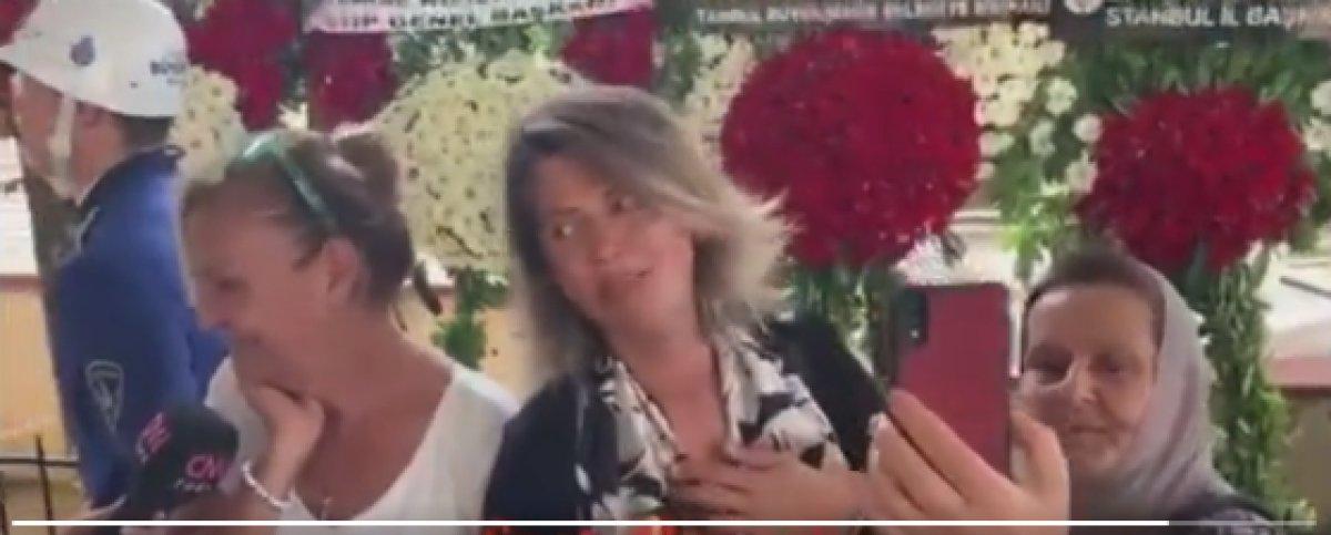 Civan Canova'nın cenazesinde selfie şoku