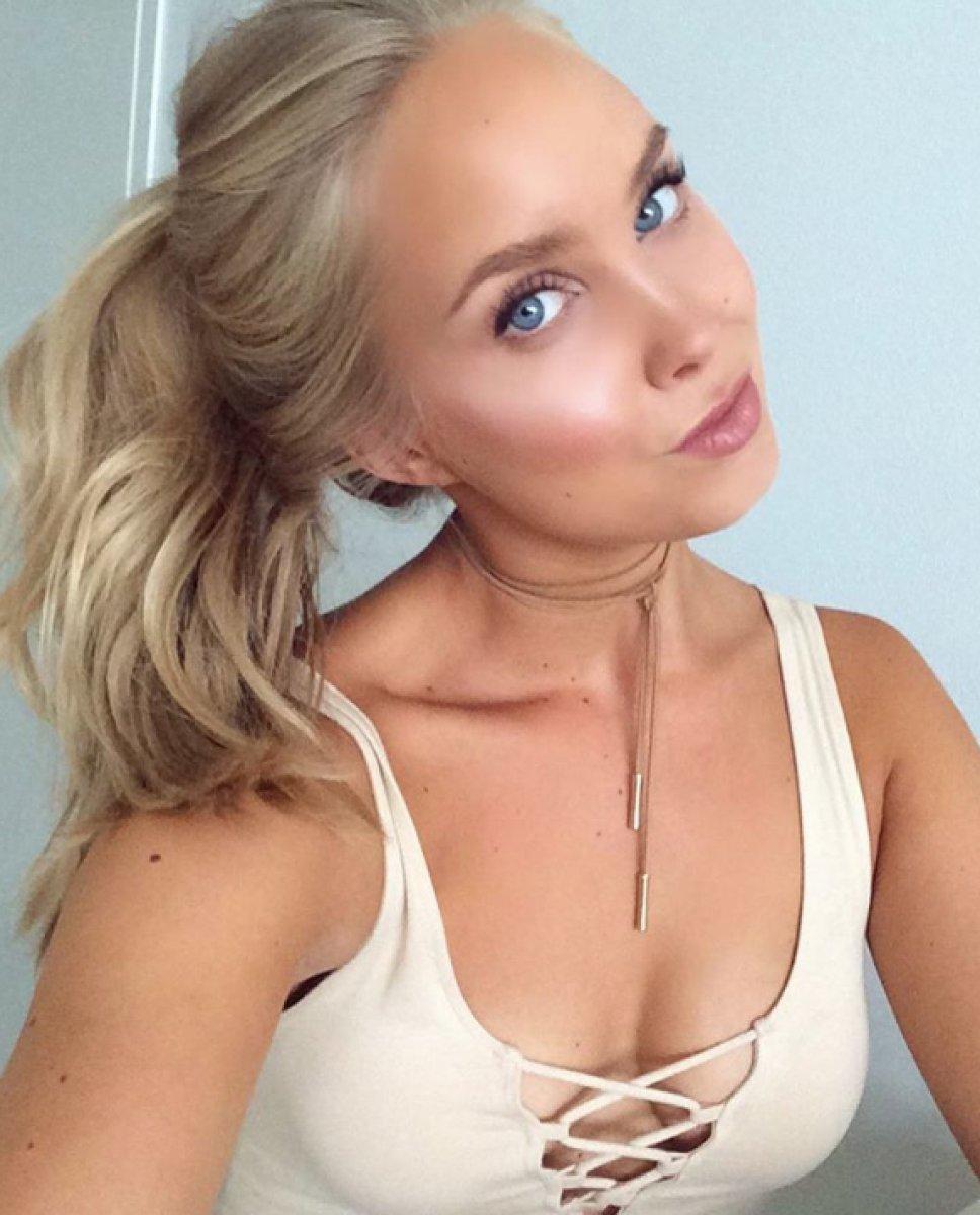 Finlandiya Başbakanı Marin, manken Sabina ile dans etti