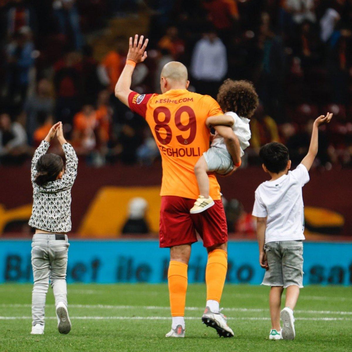 Sofiane Feghouli'ye Adana Demirspor ve İstanbulspor kancası