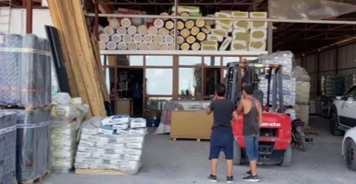 Sinop’ta, iş yerine silahlı saldırı anları kamerada