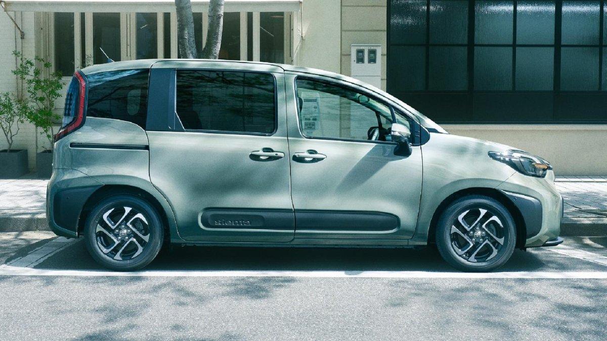 toyota sienta