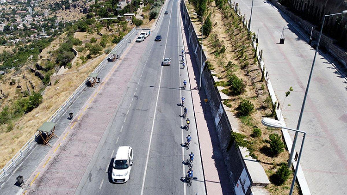 Kayseri'de çocuklar 'bisikletli cami'de Kur'an öğreniyor