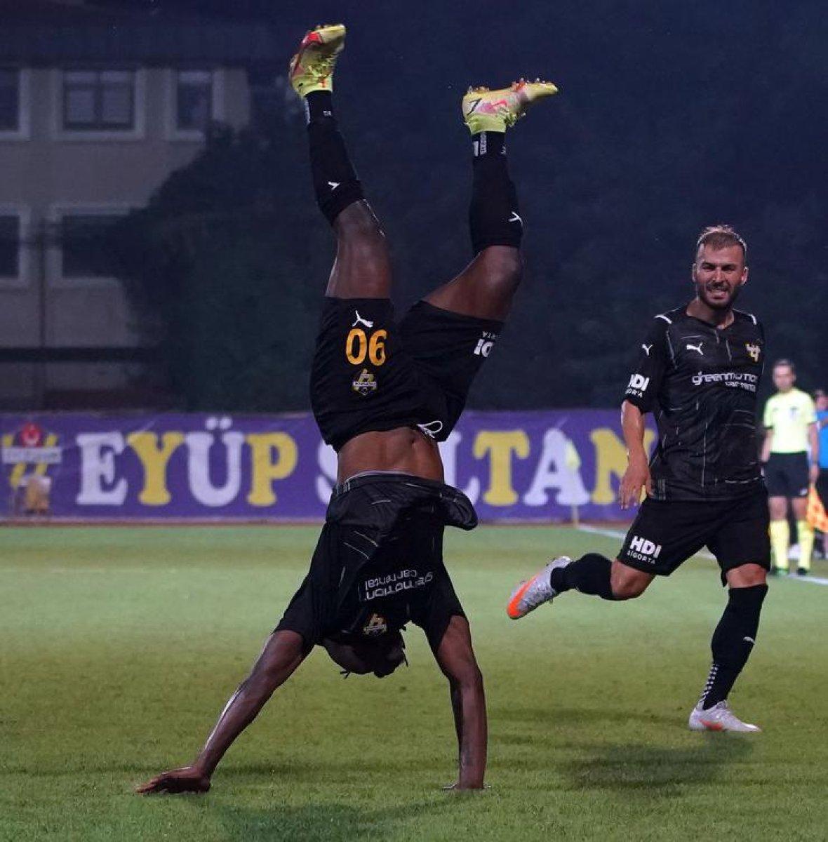 Emeka Eze, ilk 2 haftada Eyüpspor'u sırtladı