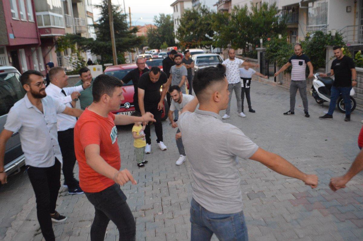 Kütahya'da otizmli gencin gelinlik giyme hayali gerçek oldu