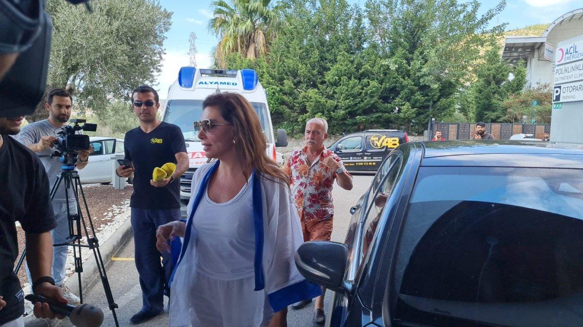 İbrahim Tatlıses, ziyaretine gelen Ebru Yaşar'ı uyardı