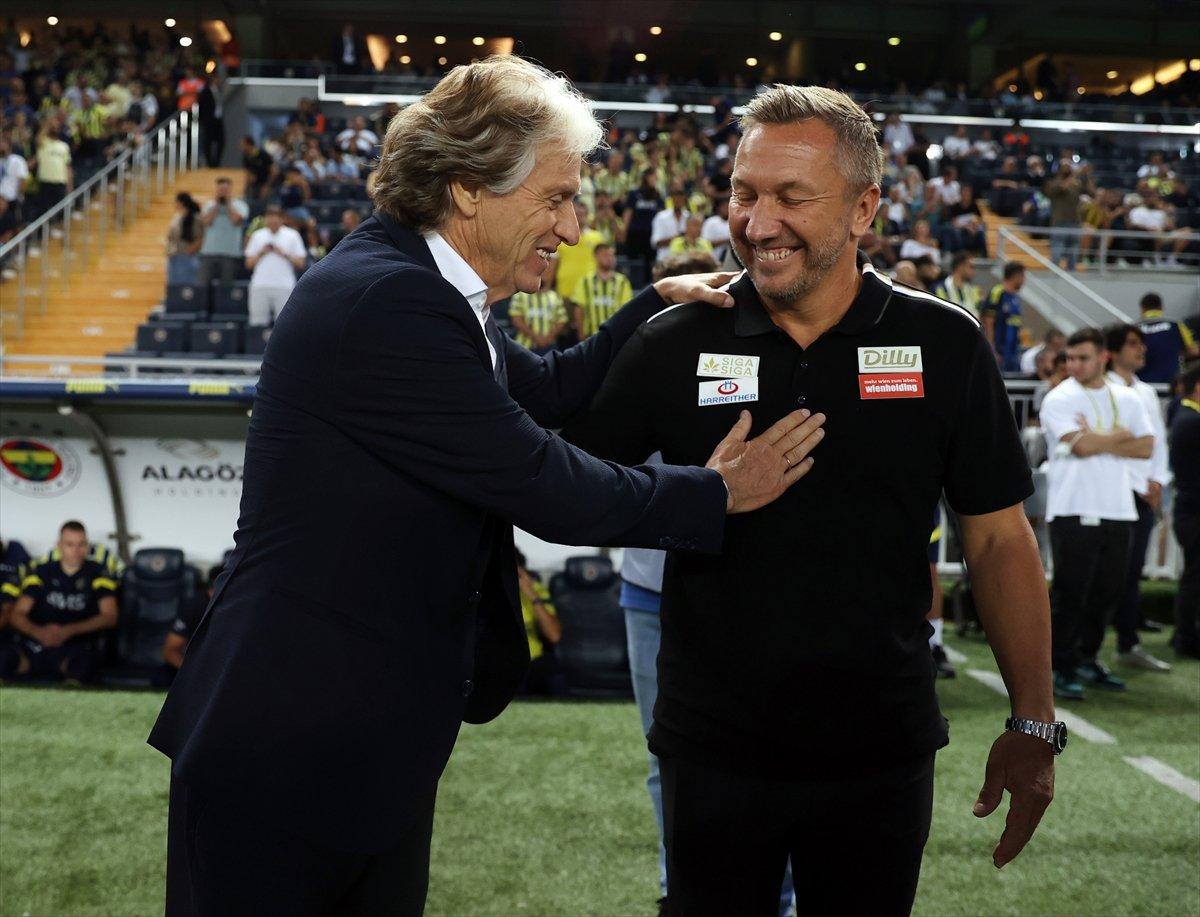 Fenerbahçe UEFA Avrupa Ligi'nde gruplara kaldı