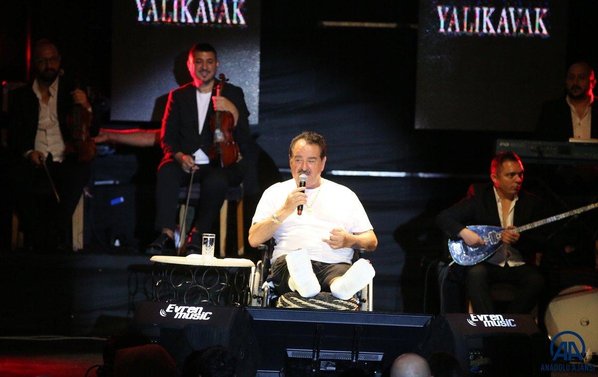 İbrahim Tatlıses, kaza sonrası sahneye çıktı