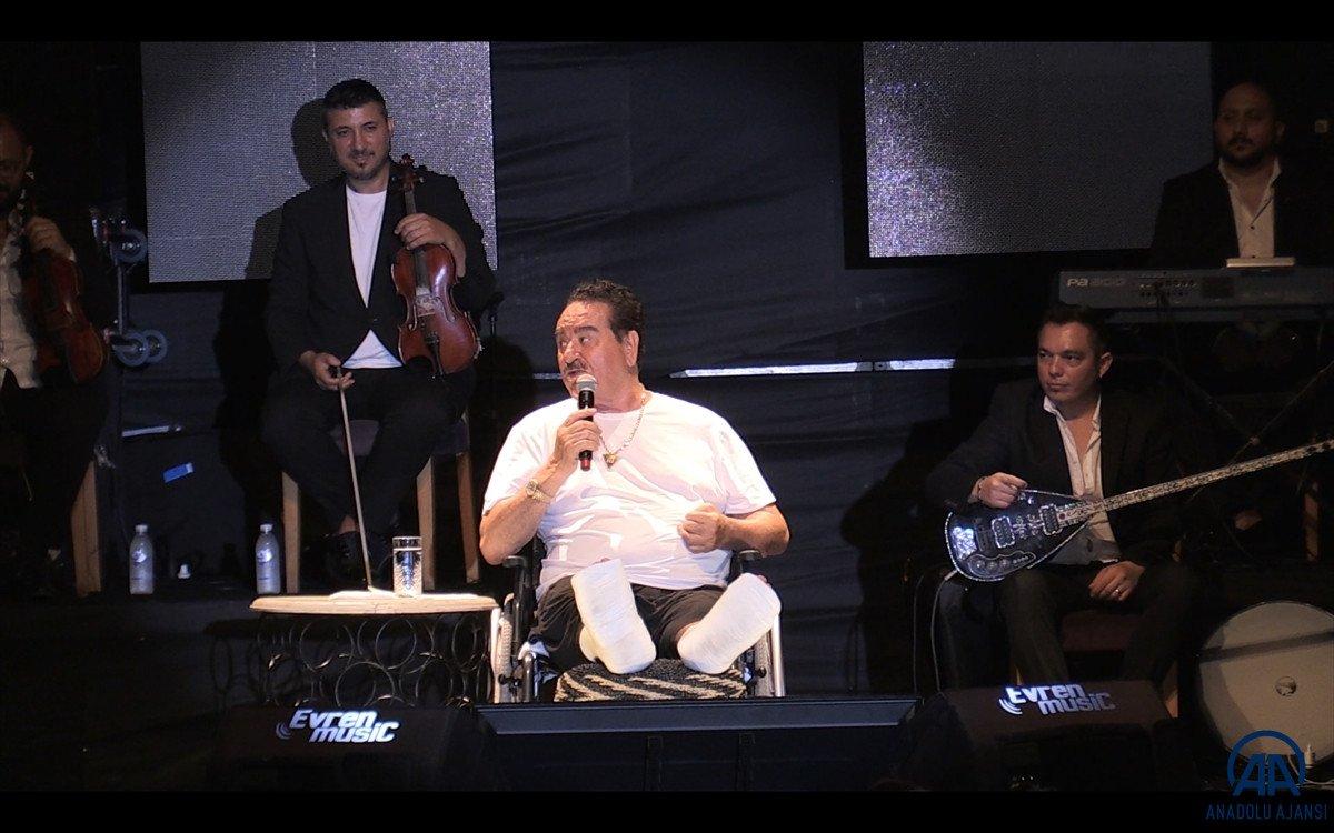 İbrahim Tatlıses, kaza sonrası sahneye çıktı