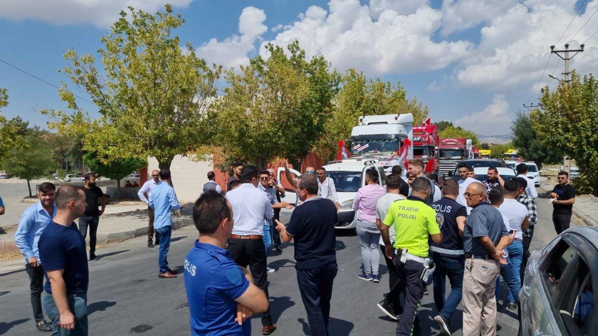 Çorum'da dünyaevine giren çiftin gelin arabası tır oldu