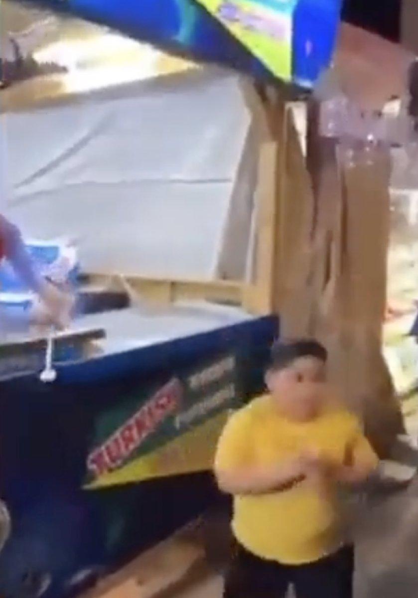 9 yaşındaki Türk, Maraş dondurmacısını pes ettirdi