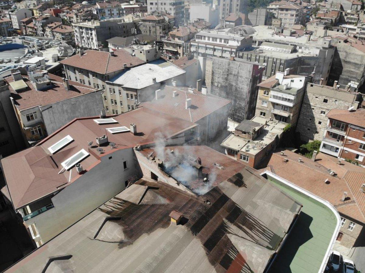 Nevşehir'de yangın ihbarıyla harekete geçen itfaiye aracı dar sokağa giremedi