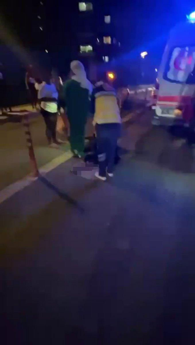 Esenyurt'ta Afrikalı kadın boğazından bıçaklandı