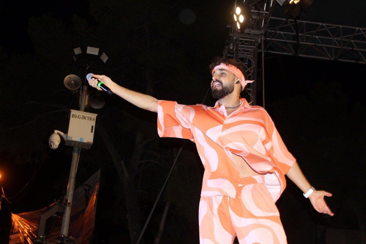 Sefo'nun elmasını kapmak isteyen hayranlar birbiriyle savaştı