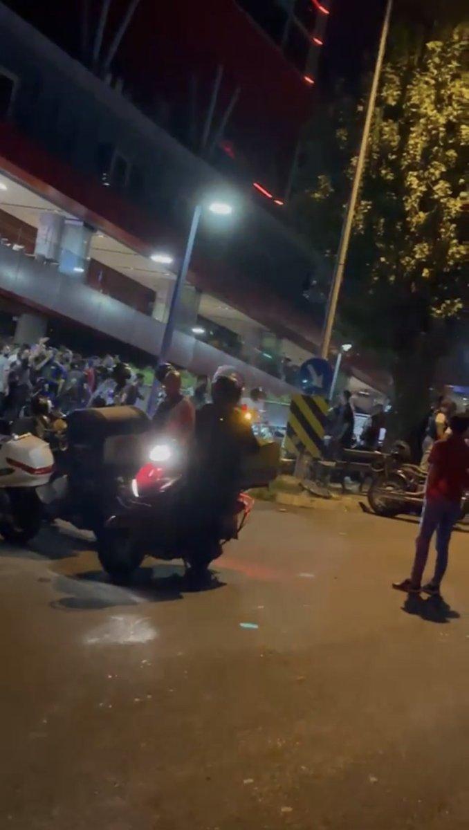 İstanbul'da şüpheli grup polise saldırdı: 3 yaralı, 6 gözaltı