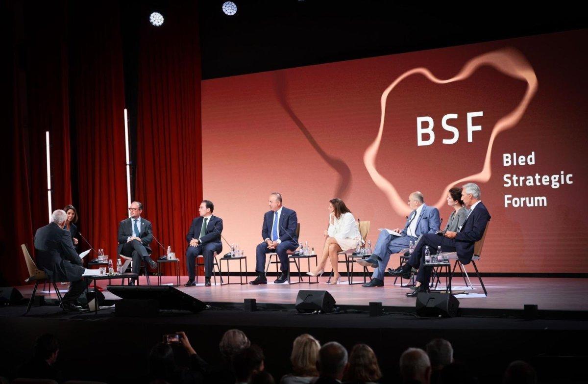 Mevlüt Çavuşoğlu: Ukrayna’nın toprak bütünlüğünün garanti altına alınması lazım