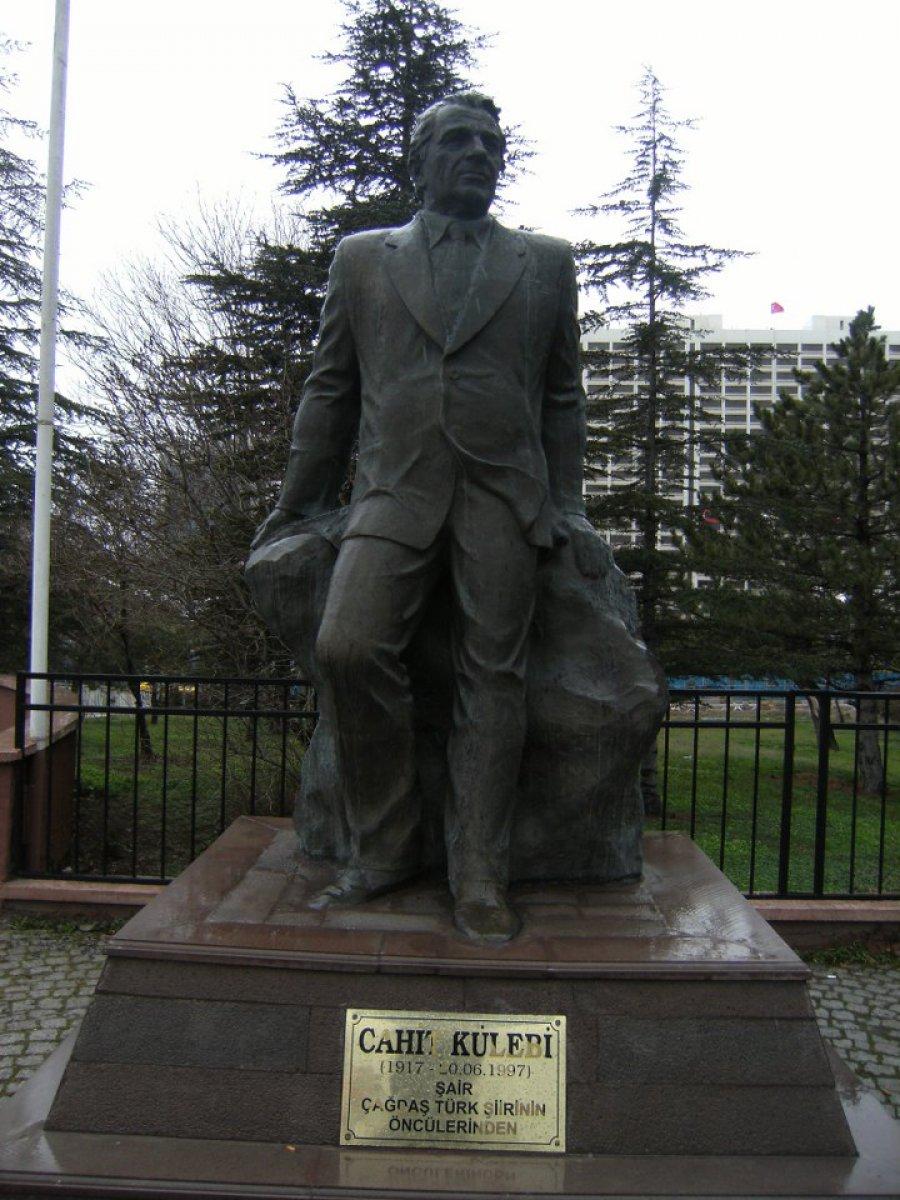 Cahit Külebi kimdir